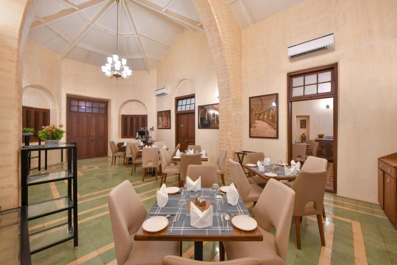 Arova Woods Zinc Journey By The Fern, Lonavala酒店 外观 照片